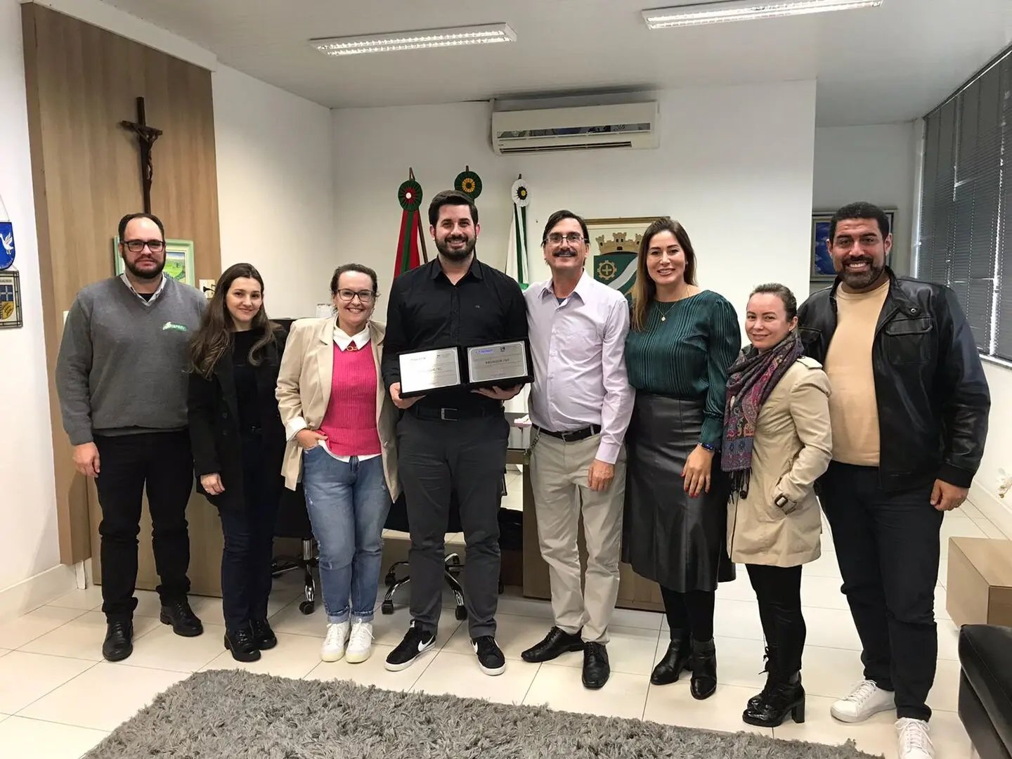 Ibprev realiza entrega das premia&ccedil;&otilde;es obtidas no Paran&aacute; &agrave; Prefeitura