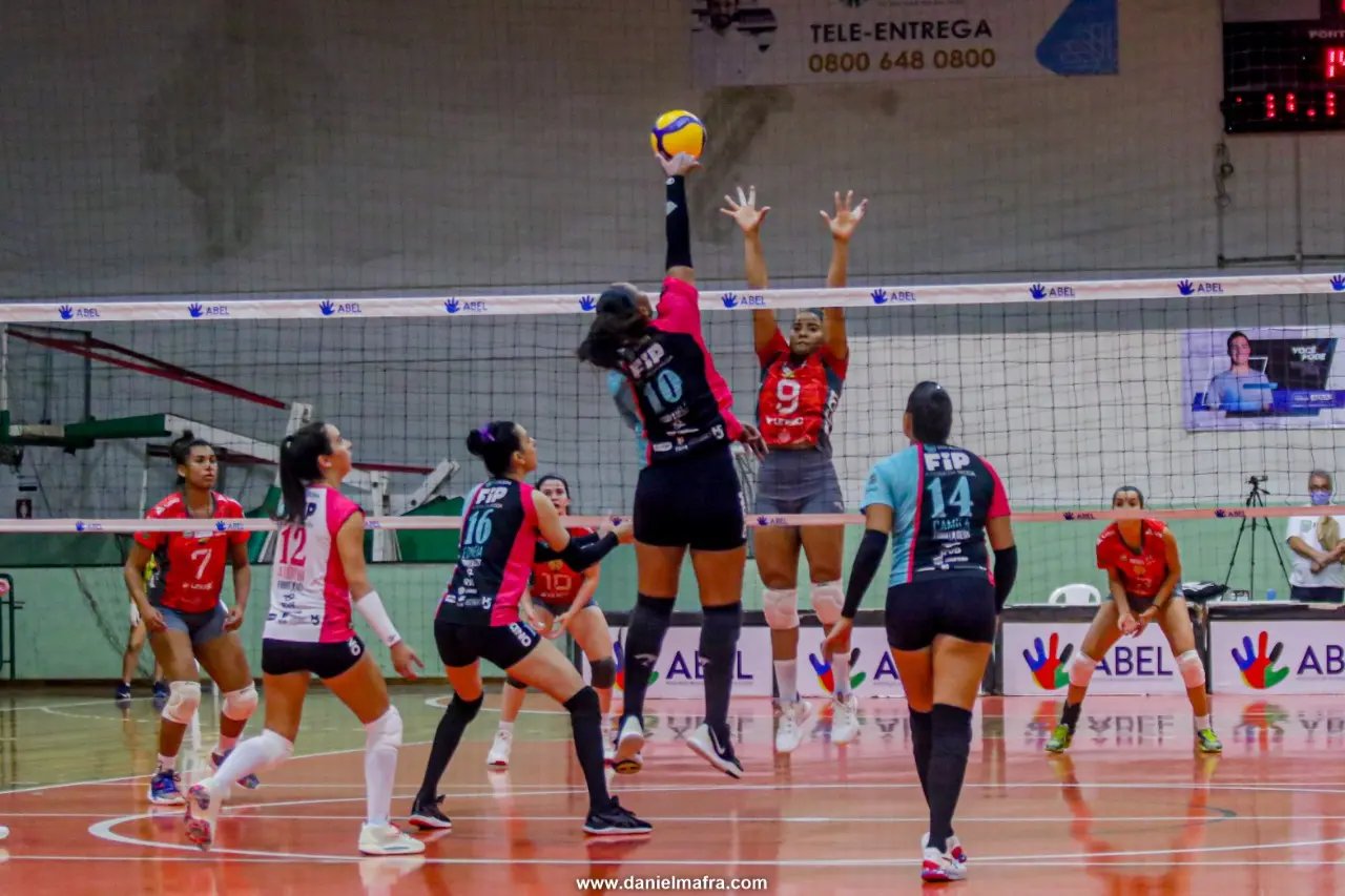 Abel/ Moda Brusque come&ccedil;a Superliga C com vit&oacute;ria