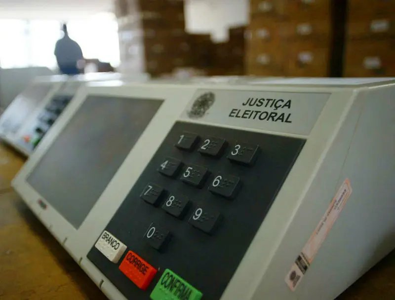 TRE-SC testa urnas que serão usadas