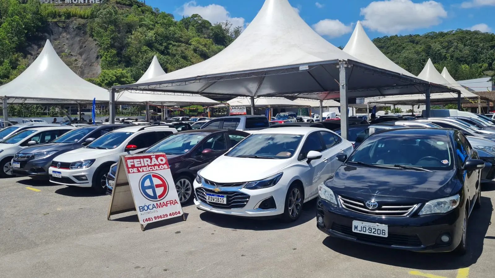 Feir&atilde;o de ve&iacute;culos acontece no Pavilh&atilde;o da Fenarreco