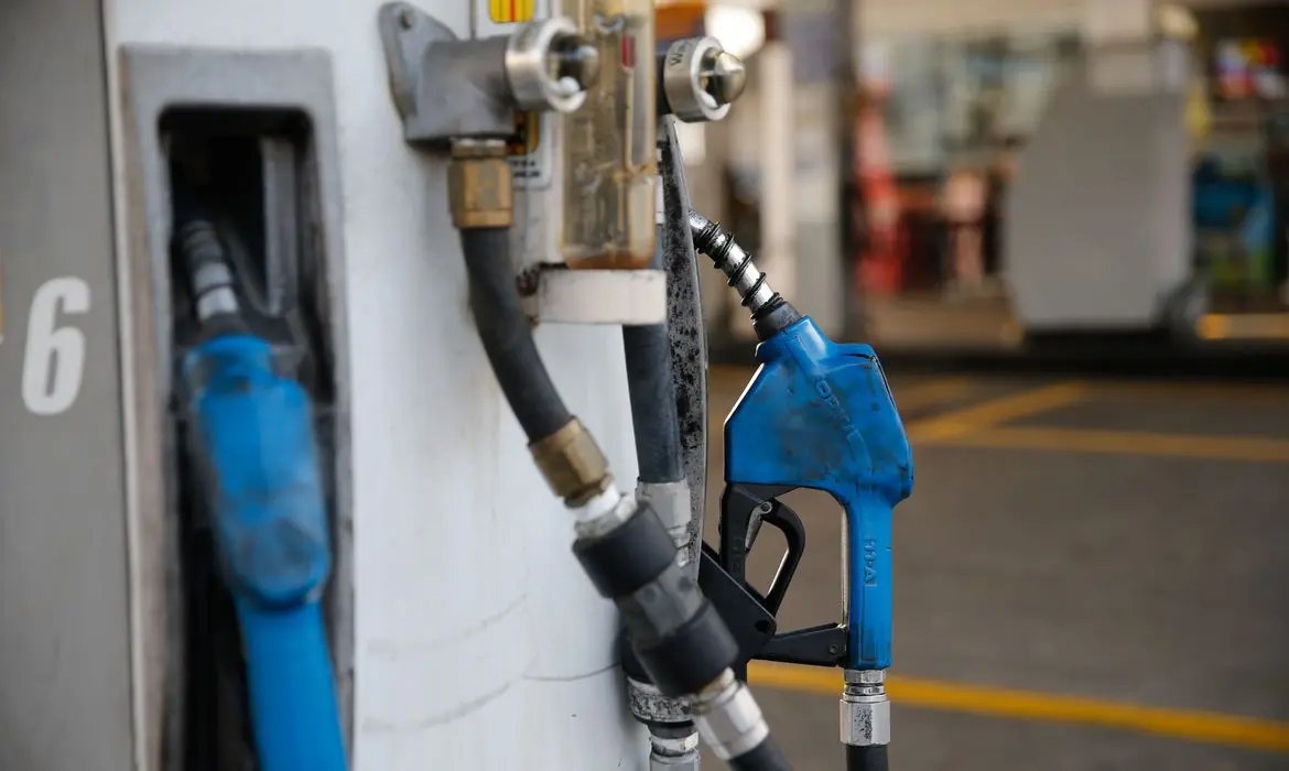 Petrobras anuncia nova pol&iacute;tica de pre&ccedil;os de combust&iacute;veis 