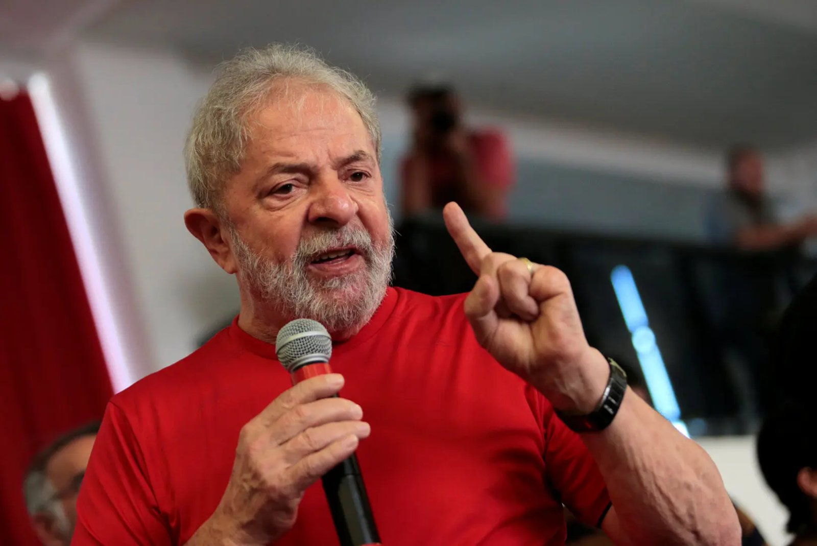 Lula &eacute; condenado a 17 anos de pris&atilde;o pelo TRF4