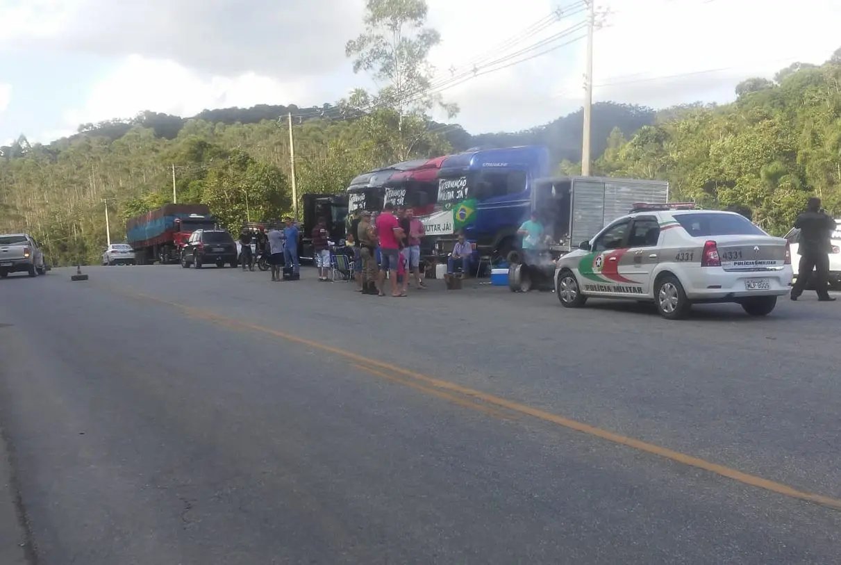 Encerrado protesto na rodovia Pedro Merízio, em Botuverá