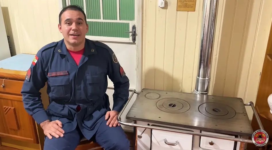 Bombeiros alertam para o uso seguro de fog&otilde;es a lenha