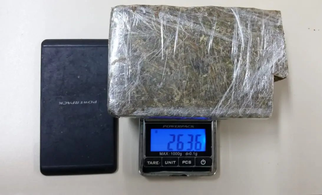 Polícia apreende 250 gramas de maconha e prende um