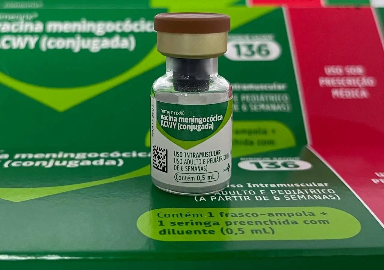 Vacina contra meningite chega para adolescentes com idade entre 11 e 14 anos 