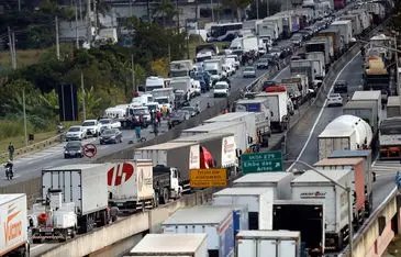 Temer decreta Garantia da Lei e da Ordem em todo país 