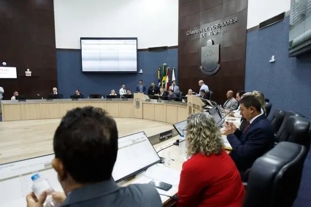 C&acirc;mara de Itaja&iacute; abre processo de cassa&ccedil;&atilde;o contra prefeito e vice