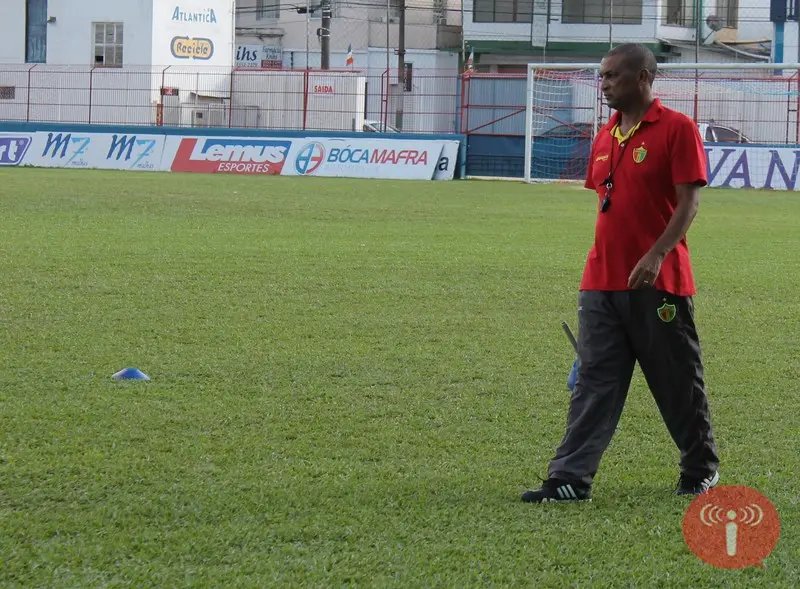 Lio não confirma quem substitui suspensos