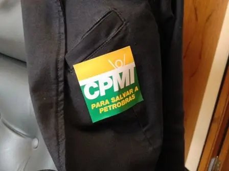 Renan anuncia criação da CPI da Petrobras