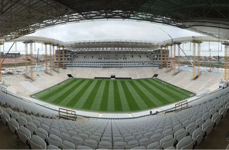MT interdita obras em arquibancadas 