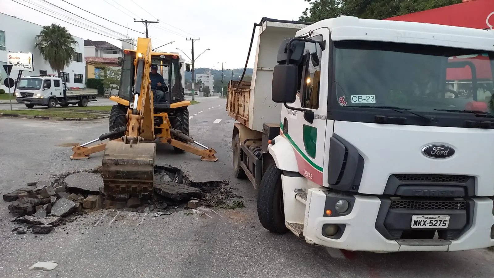 Confira as a&ccedil;&otilde;es da Secretaria de Obras programadas para esta ter&ccedil;a-feira (02)