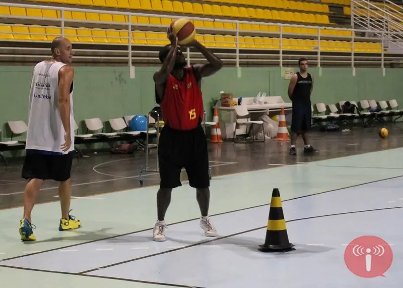 Brusque Basquete estreia em casa
