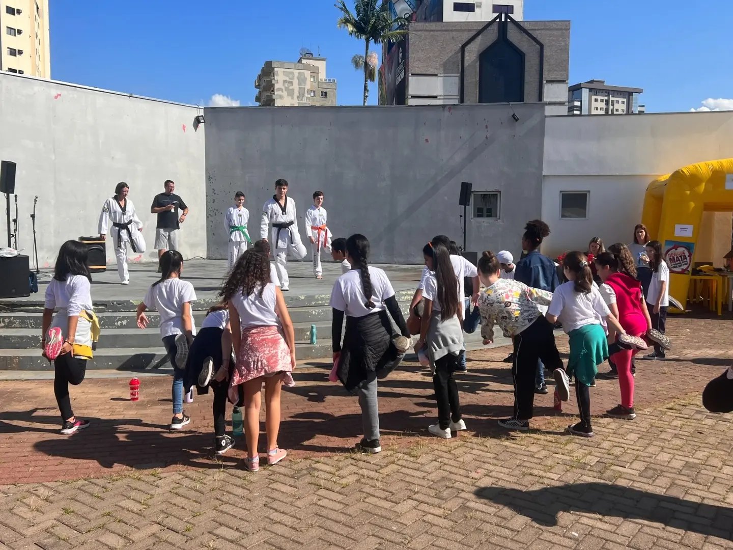 Dia Mundial da Sa&uacute;de &eacute; celebrado em evento na Pra&ccedil;a da Cidadania
