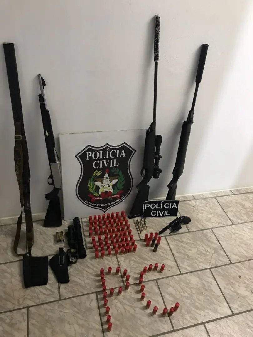 Policiais encontram armas em residência no Centro de Guabiruba