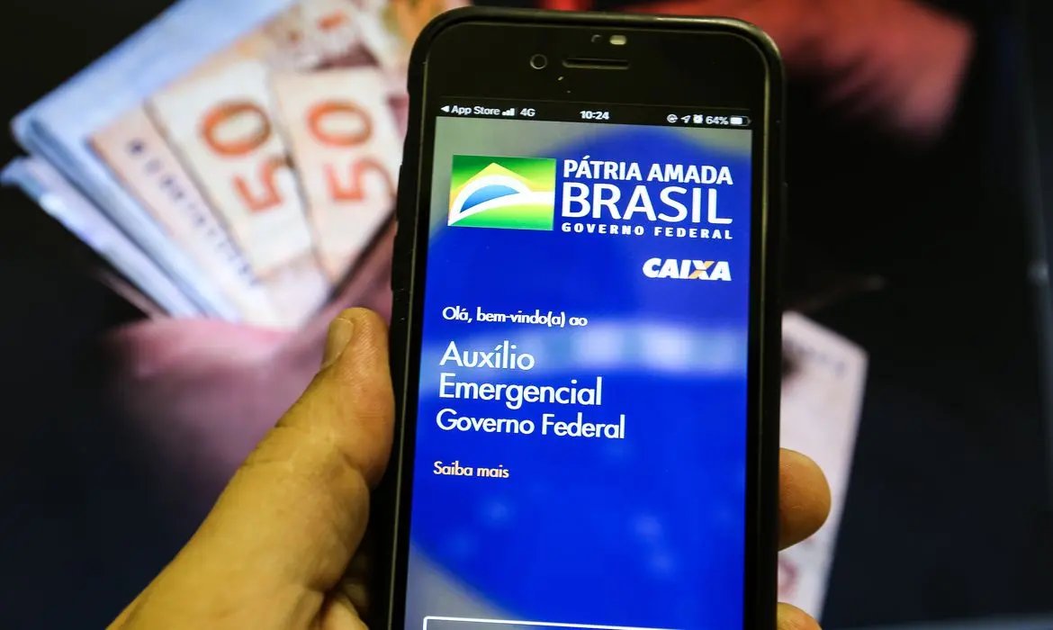 Caixa paga hoje aux&iacute;lio emergencial a nascidos em novembro