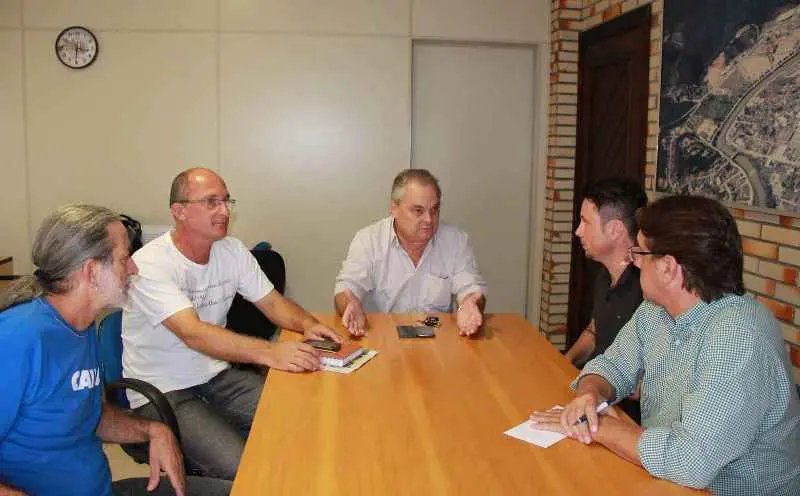 Comissão elege presidente e relator