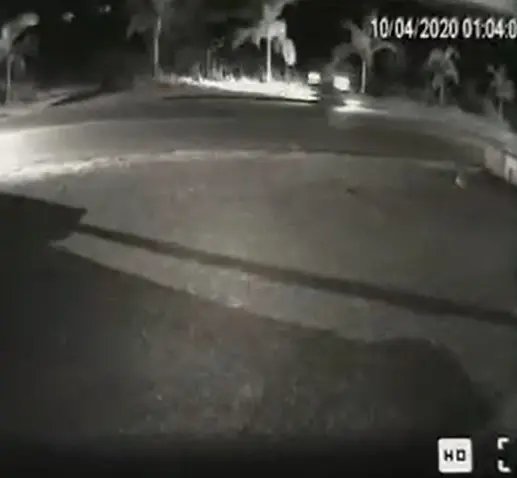 V&iacute;deo: Motociclista morre ap&oacute;s bater em uma &aacute;rvore no bairro Dom Joaquim