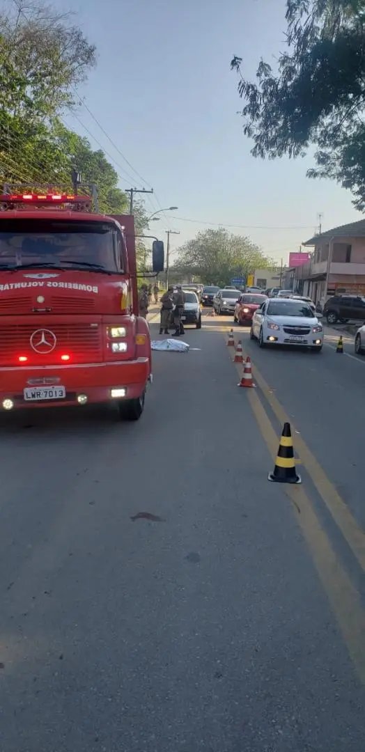 Mulher morre em colis&atilde;o entre motos na rodovia Jorge Lacerda