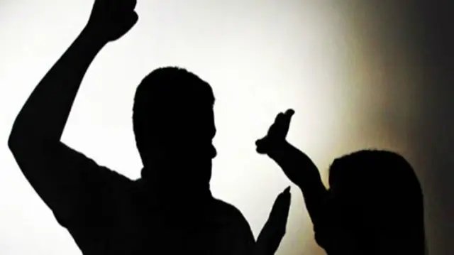Filha é agredida pelo pai e chama a PM