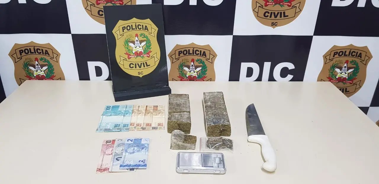 DIC efetua prende suspeito de tr&aacute;fico nas proximidades de col&eacute;gio