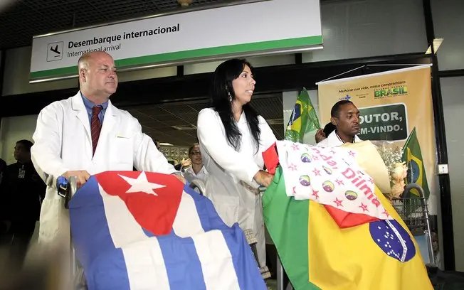 Médicos cubanos e venezuelanos para SC