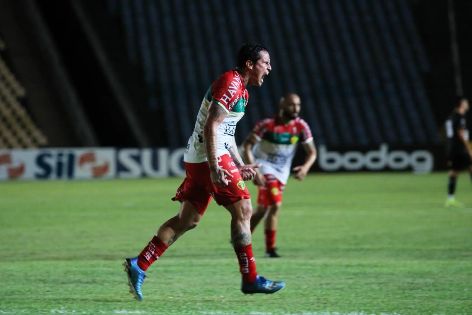 Brusque sai atr&aacute;s e busca empate contra o Sampaio Correa