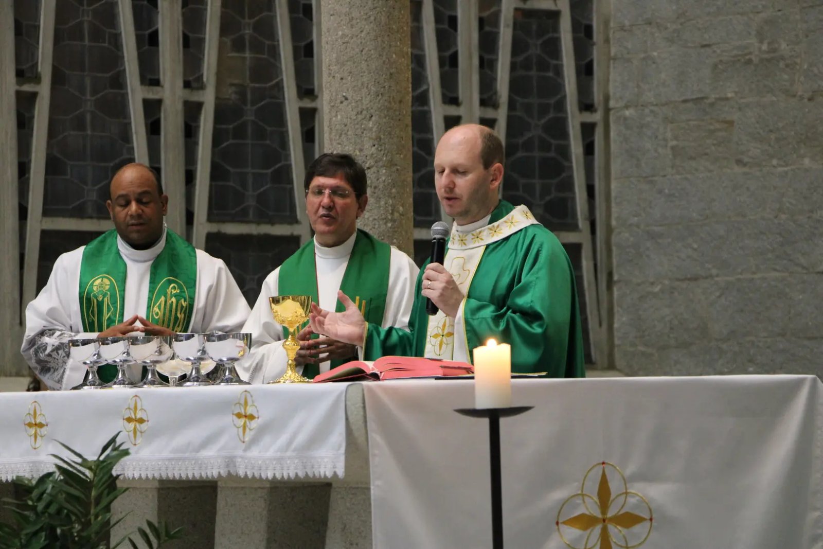 Par&oacute;quia S&atilde;o Lu&iacute;s Gonzaga organiza transmiss&atilde;o online de celebra&ccedil;&otilde;es da P&aacute;scoa
