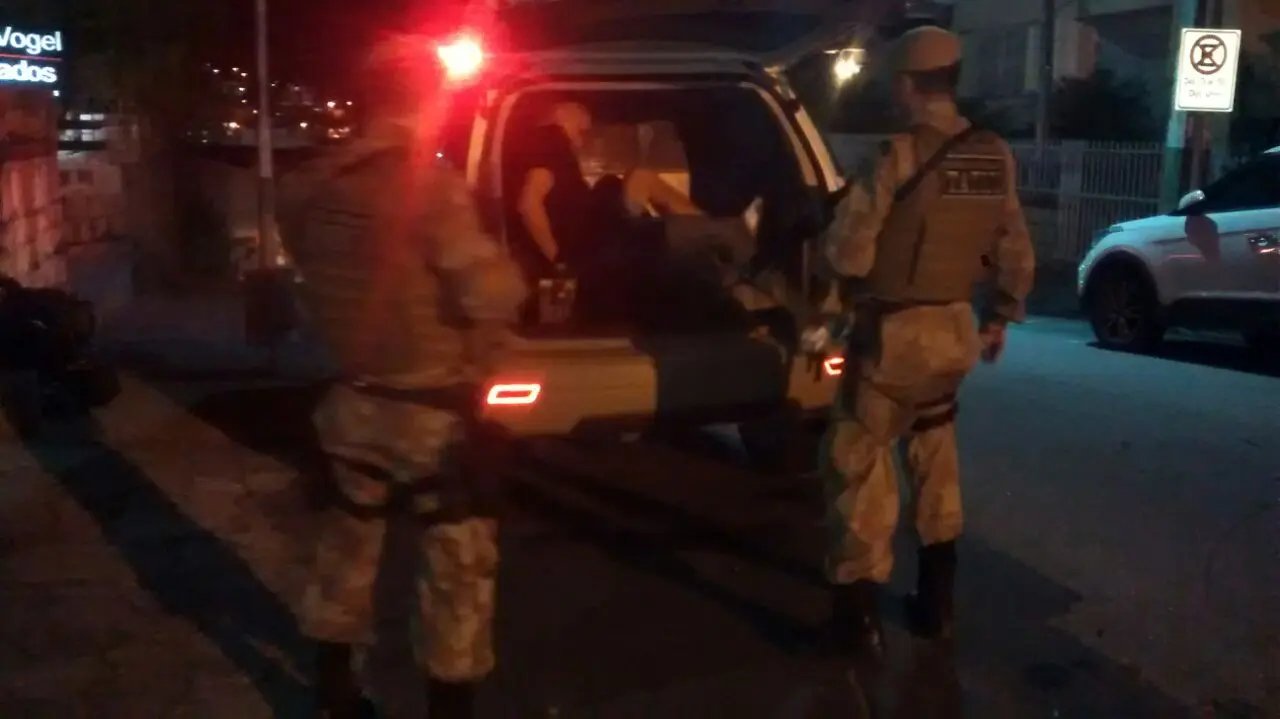 Assalto termina em perseguição no Bairro Guarani, em Brusque