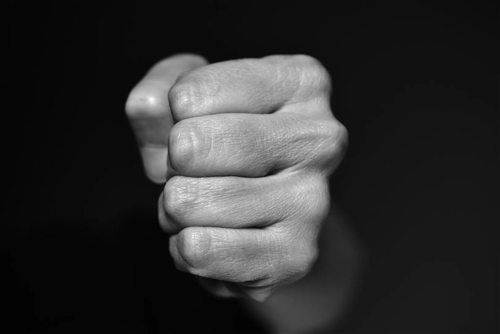 Em caso de viol&ecirc;ncia dom&eacute;stica, Justi&ccedil;a catarinense concede medida protetiva online