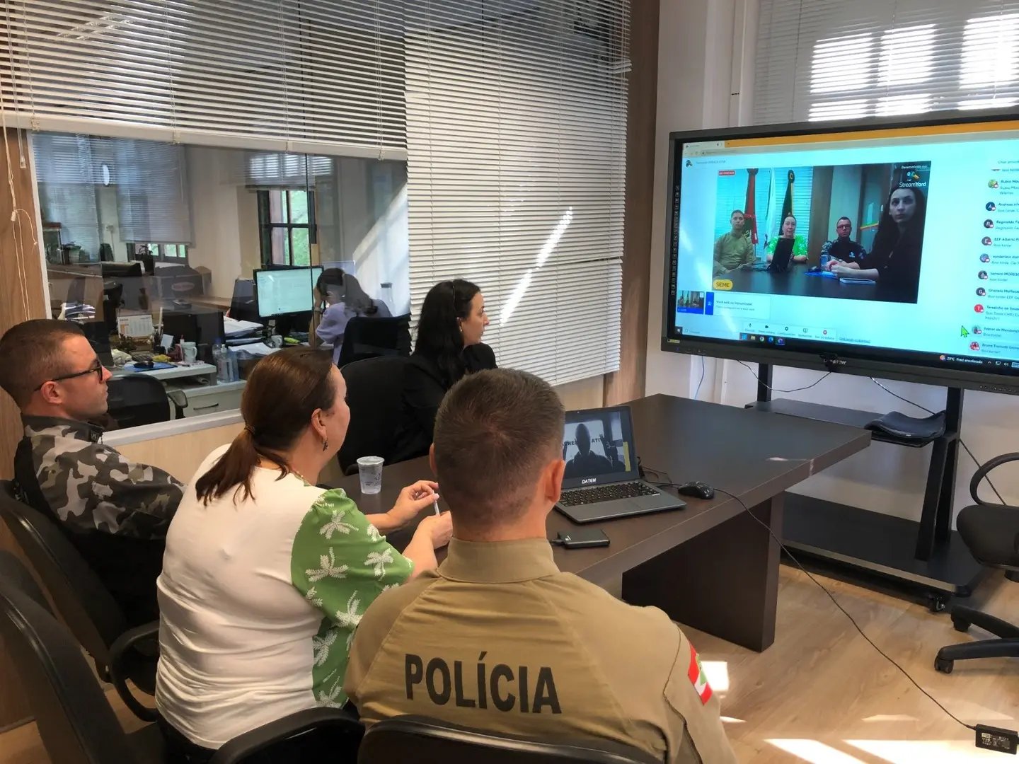Profissionais da Educa&ccedil;&atilde;o de Brusque recebem forma&ccedil;&atilde;o &ldquo;Amea&ccedil;a Ativa&rdquo;