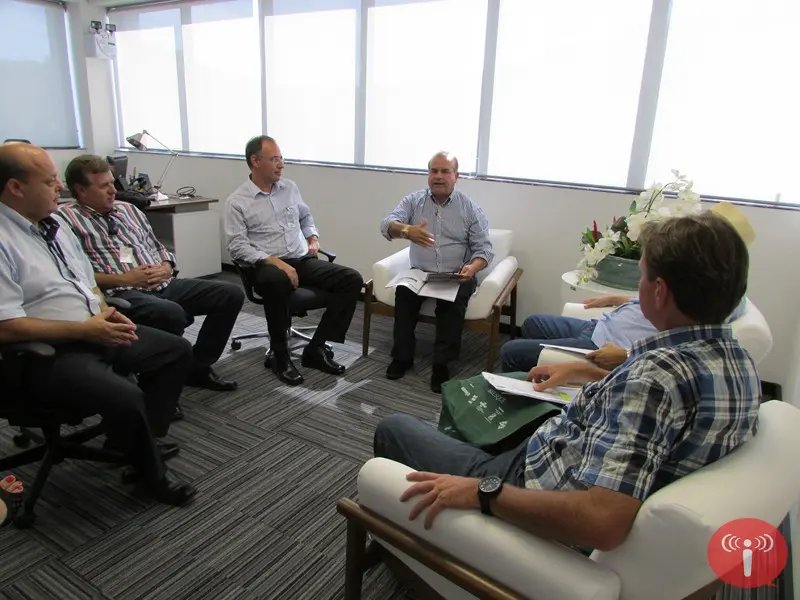 Diretorias de Ampebr e Sebrae se reúnem