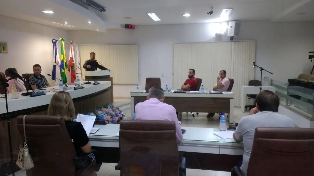 Vereador cobra atraso do Governo Federal em obra de creche