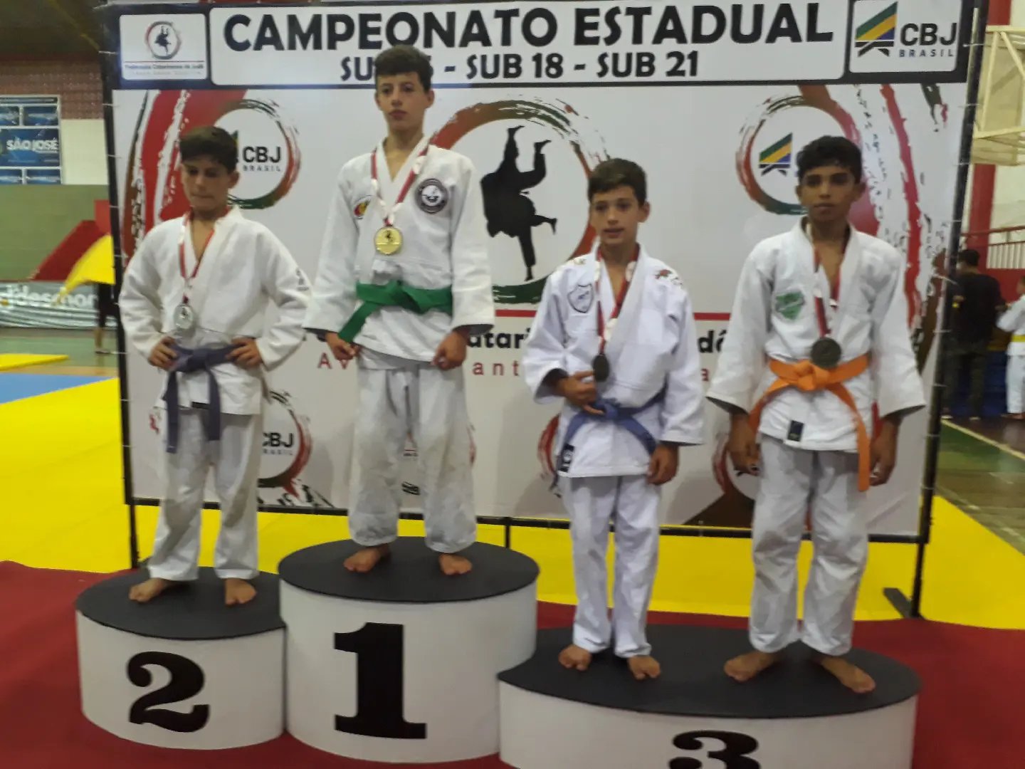 Judocas brusquenses conquistam medalhas em seletiva