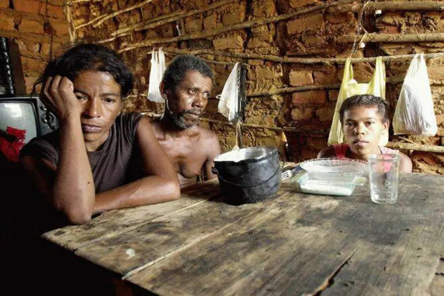 Pobres est&atilde;o cada vez mais pobres, aponta estudo