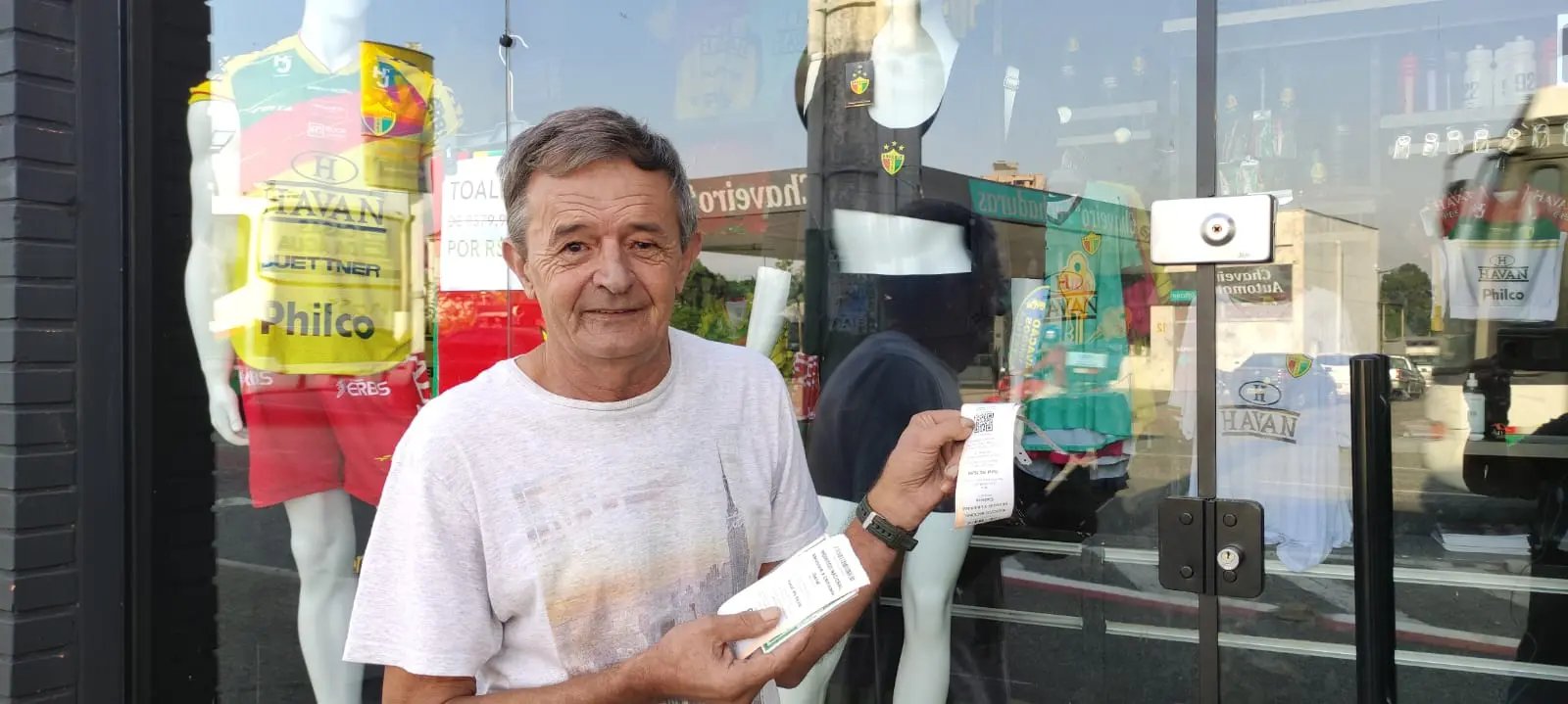 Torcedores madrugaram para garantir ingresso da final