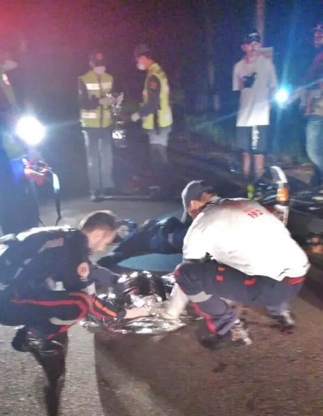 Dois jovens são mortos com tiros na SC-410