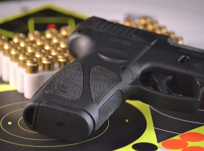 STF volta a julgar regras do governo para armas