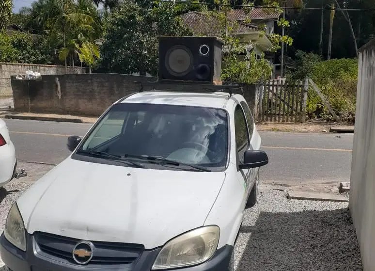 Carros de som em Brusque espalham mensagens sobre coronav&iacute;rus