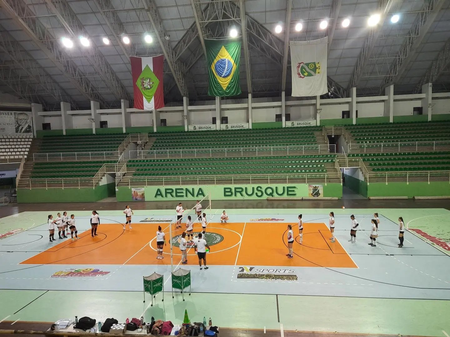 (V&Iacute;DEO) Novo time de Brusque tem ambi&ccedil;&atilde;o e quer ganhar o Brasil