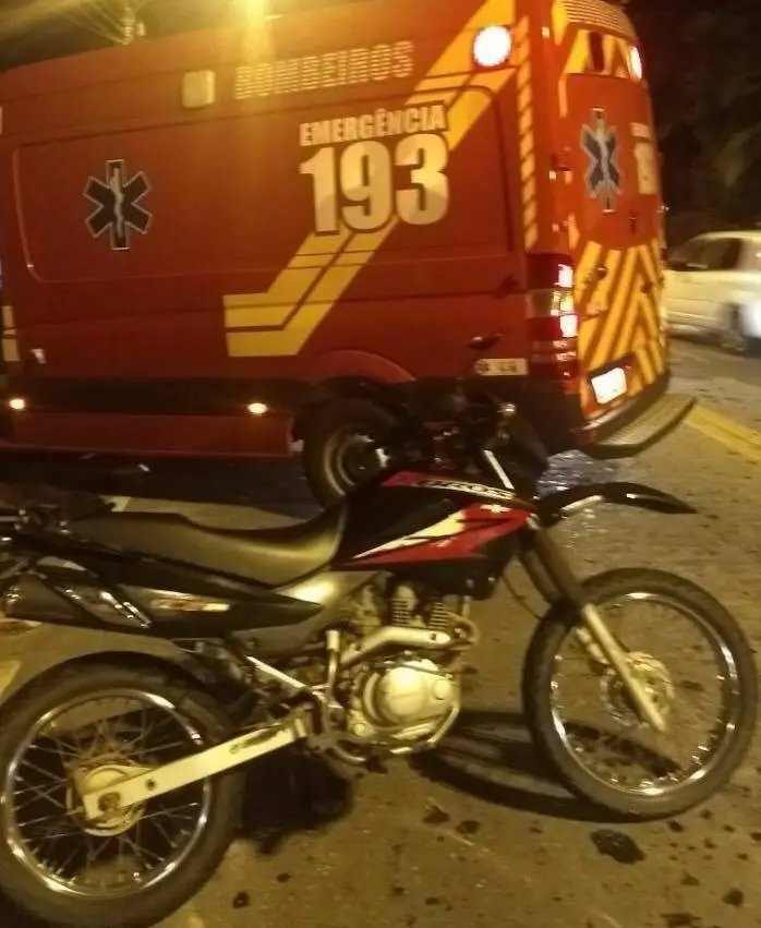 Motociclista fica ferido, mas recusa ser encaminhado ao hospital