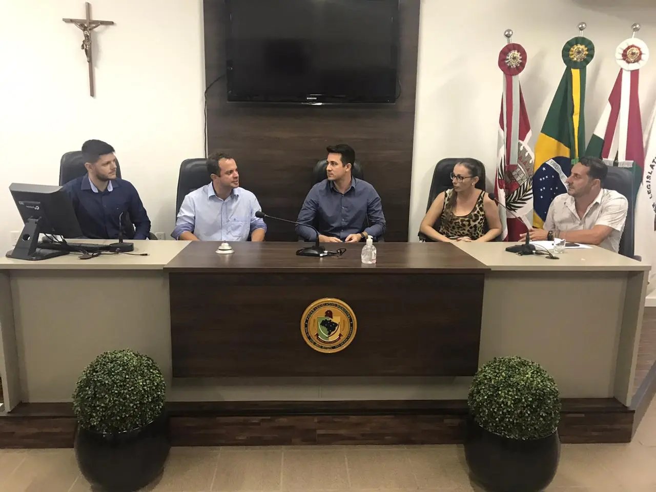 Prefeitos do Vale se re&uacute;nem para tratar sobre barreiras  de acesso aos munic&iacute;pios