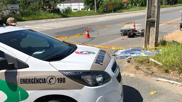 Motociclista morre em acidente na Ivo Silveira
