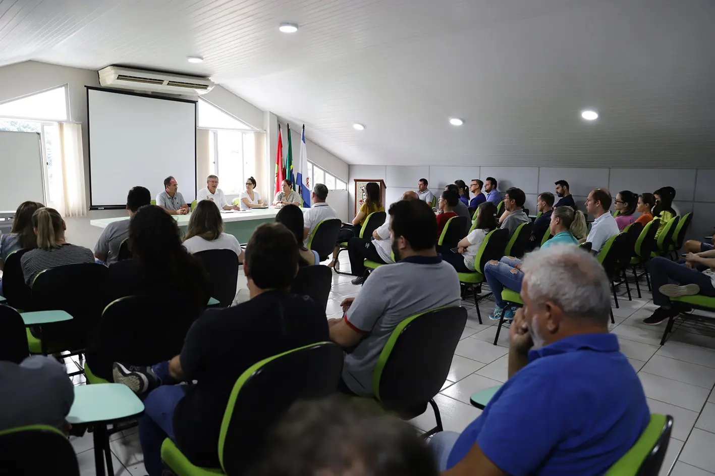Prefeitura de Guabiruba dispensa servidores por sete dias