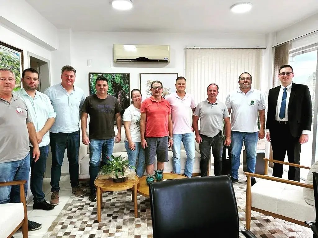 Reuni&atilde;o em Guabiruba busca solu&ccedil;&atilde;o para ponte p&ecirc;nsil da Cristalina