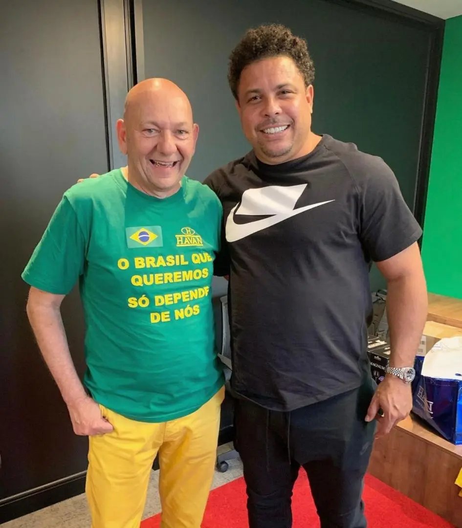 Luciano Hang tem encontro com o jogador Ronaldo, pentacampe&atilde;o mundial