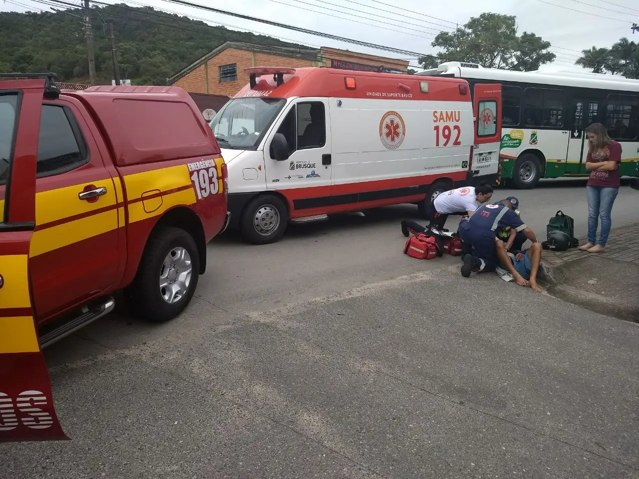 Motociclista fica ferido em colisão no Santa Terezinha