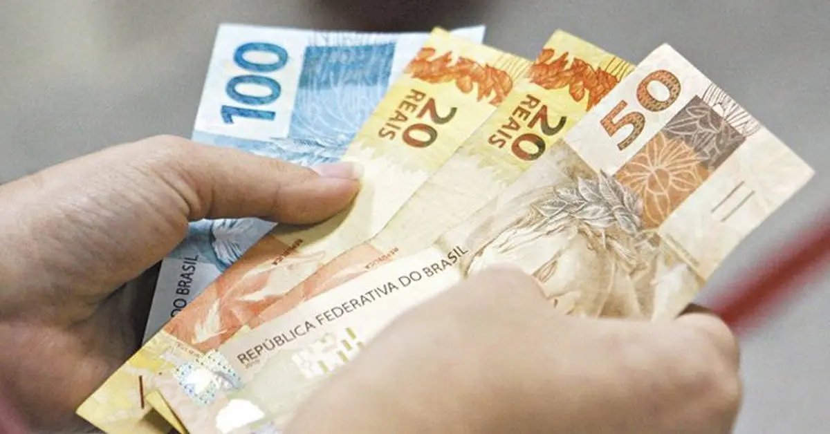 Aposentados e pensionistas do INSS v&atilde;o receber metade do 13&ordm; sal&aacute;rio