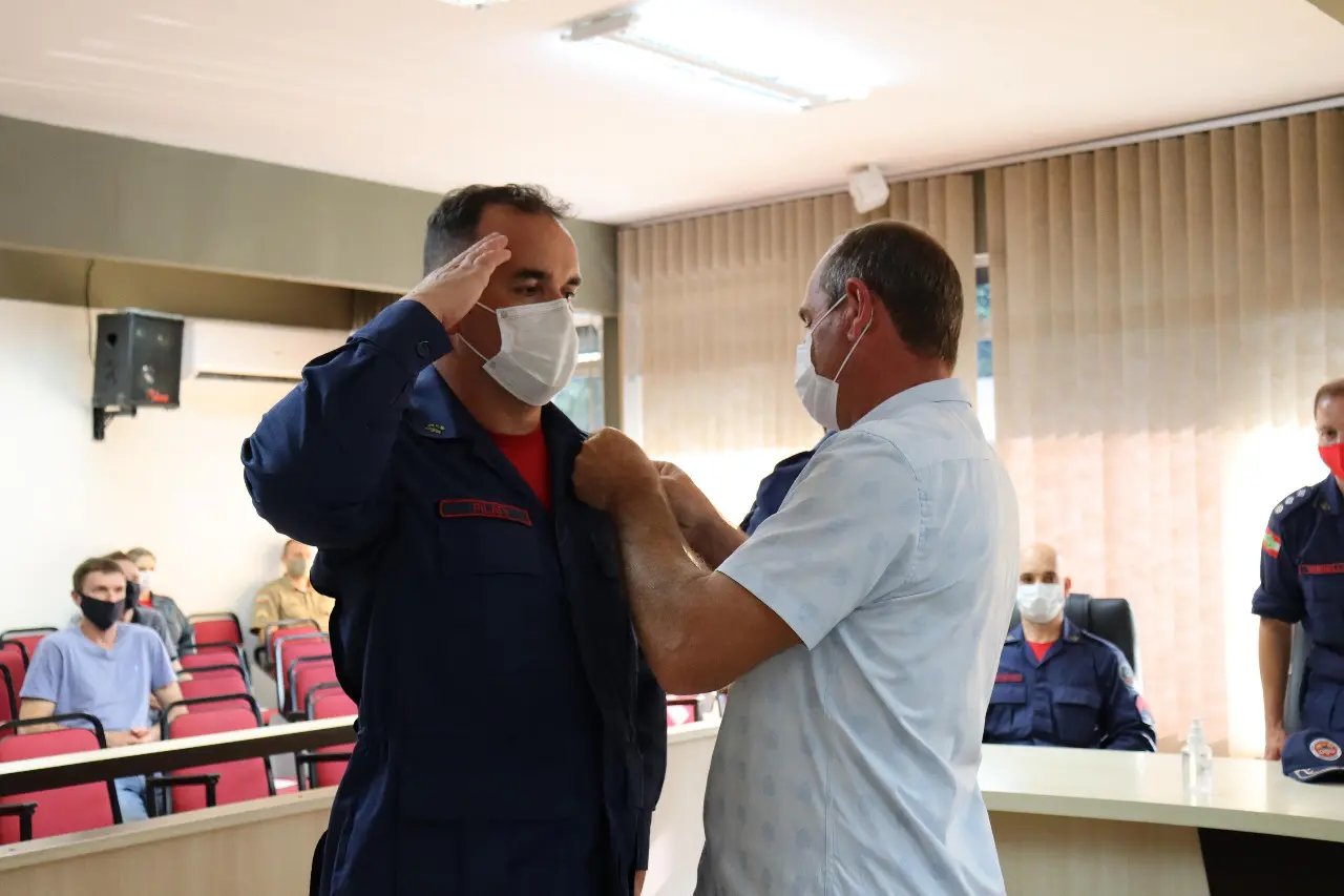 Corpo de Bombeiros Militar em Botuver&aacute; tem novo comandante
