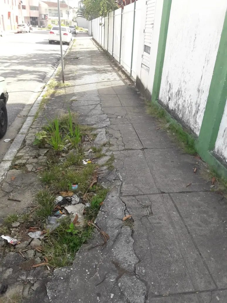 Cal&ccedil;adas geram reclama&ccedil;&otilde;es da comunidade